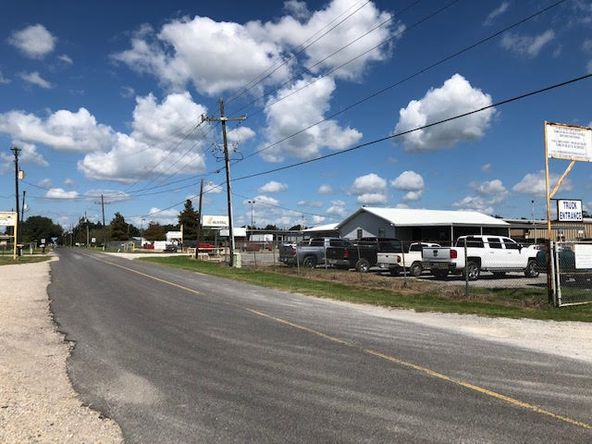 3902 Melancon Rd, Broussard, LA 70518